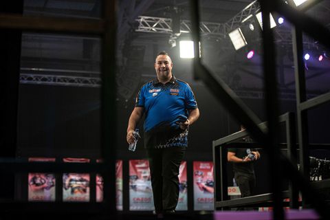 Jermaine Wattimena afgedroogd: Jonny Clayton wint met whitewash op Grand Slam