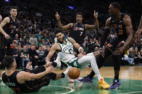 Miami Heat en Dallas Mavericks plaatsen zich voor play-offs NBA