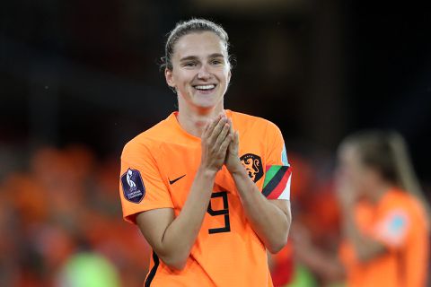 Vivianne Miedema ook al trots op Leeuwinnen: 'We vinden samen dat stukje extra energie'