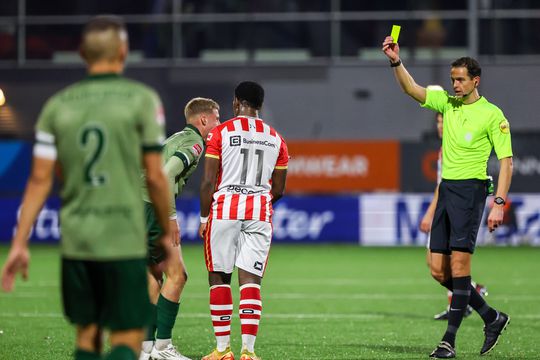 Knappe zege TOP de prullenbak in: Ossenaren gebruikten geschorste speler tegen Jong AZ