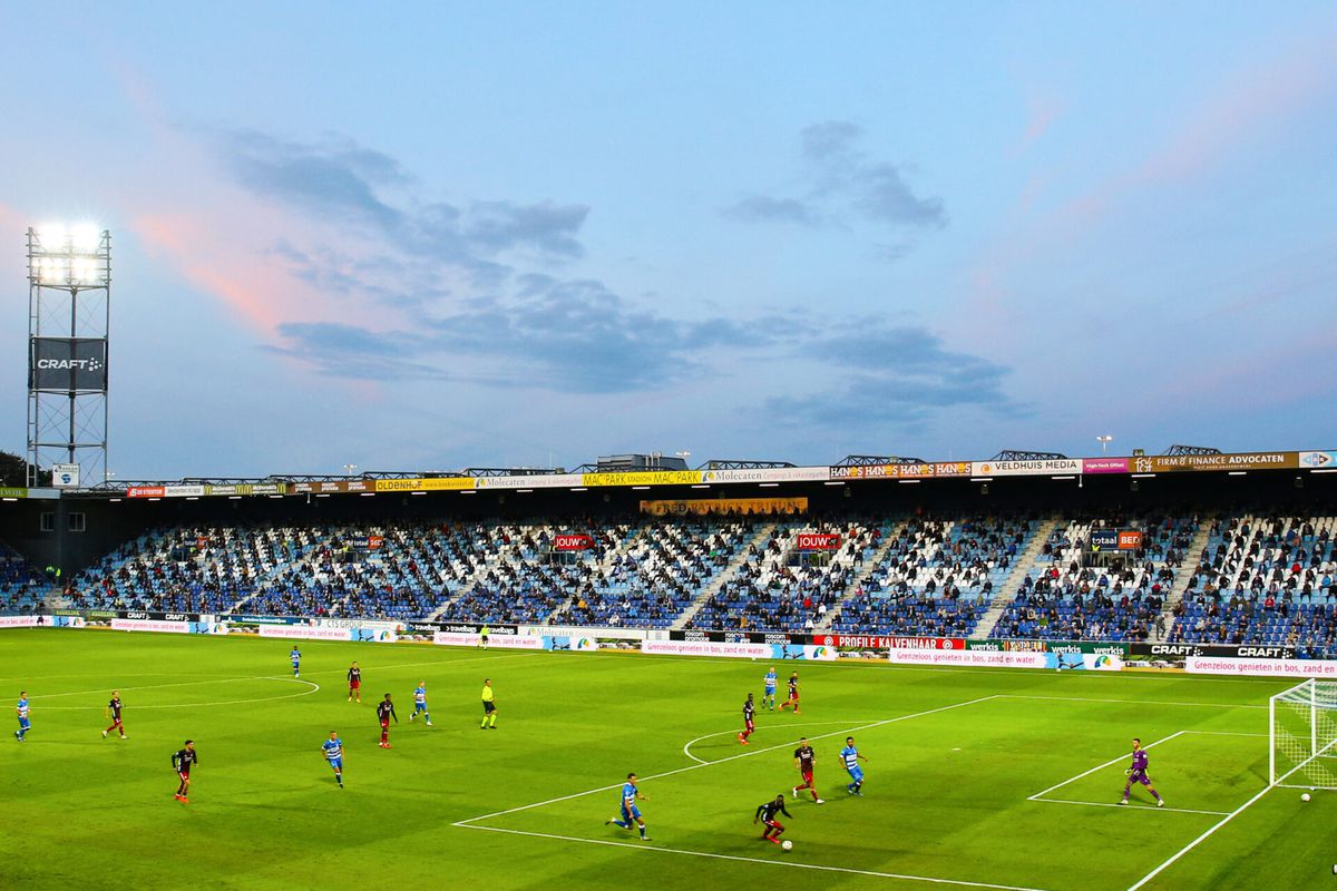Voetbalclubs overleggen over coronaversoepelingen: komt er een protest met volle stadions?