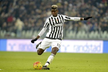 Paul Pogba scoort weergaloze vrije trap (video)