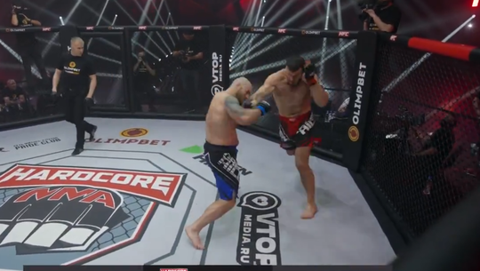 🎥 Russische Hardcore Fighting Championship doet z'n naam eer aan: KO in 9 seconden