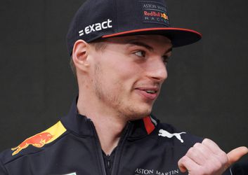 Verstappen schuift samen met Hamilton en Vettel aan voor eerste perspraatje van het seizoen