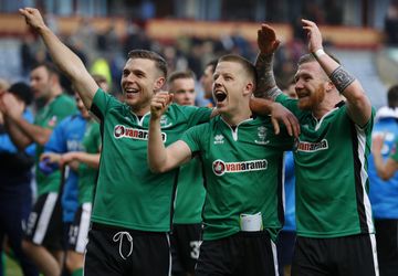 FANTASTISCH! Amateurclub Lincoln City verslaat Burnley en staat in kwartfinale FA Cup