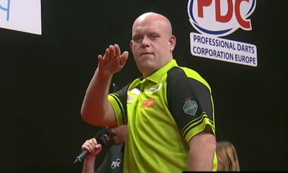 🎥 | Michael van Gerwen zet reeks overwinningen door: winst op José de Sousa