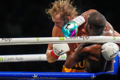 Logan Paul eist miljoenen van Floyd Mayweather en stapt naar rechter: 'Je gaat de gevangenis in'