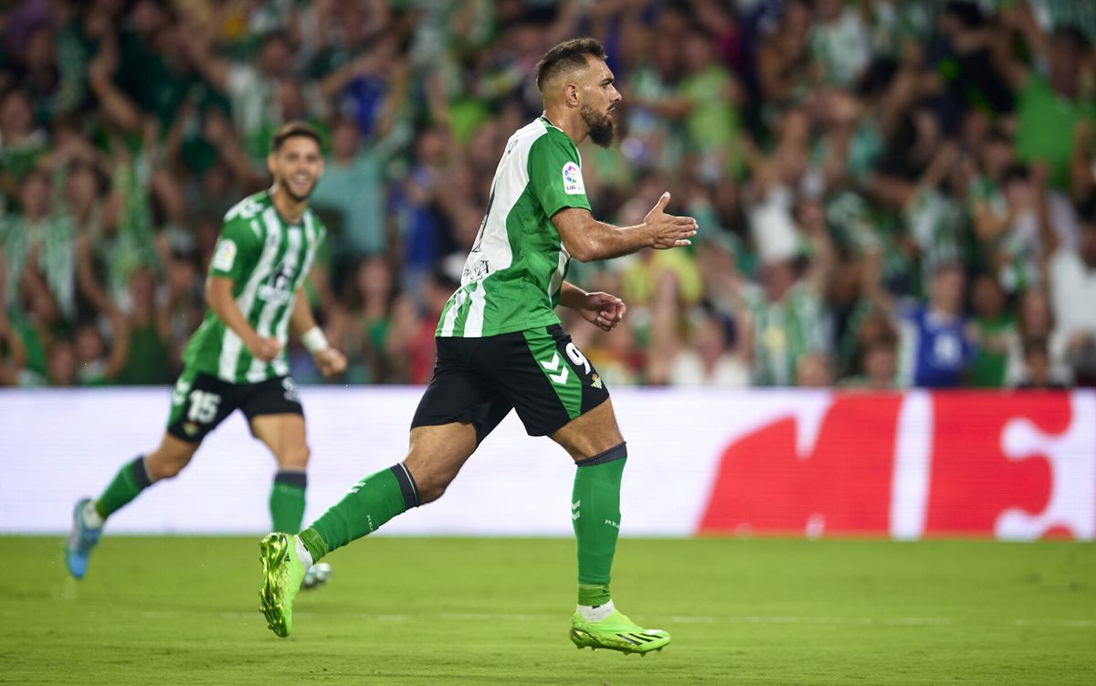 Real Betis behoudt maximale score ondanks rode kaart tegen Osasuna en gaat aan kop LaLiga