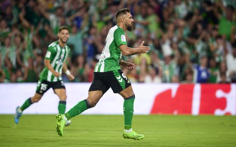 Real Betis behoudt maximale score ondanks rode kaart tegen Osasuna en gaat aan kop LaLiga