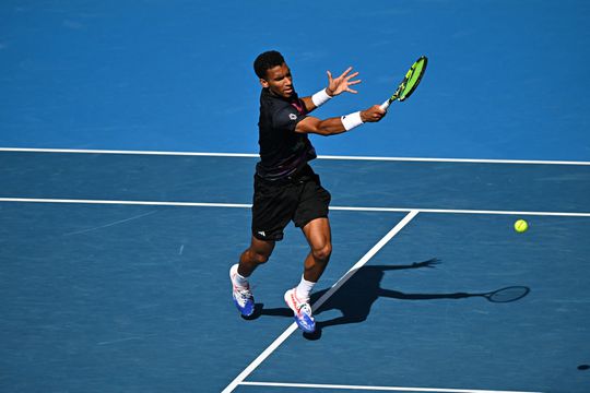 🎥 | Titelverdediger Félix Auger-Aliassime start met lekkere overwinning in Ahoy