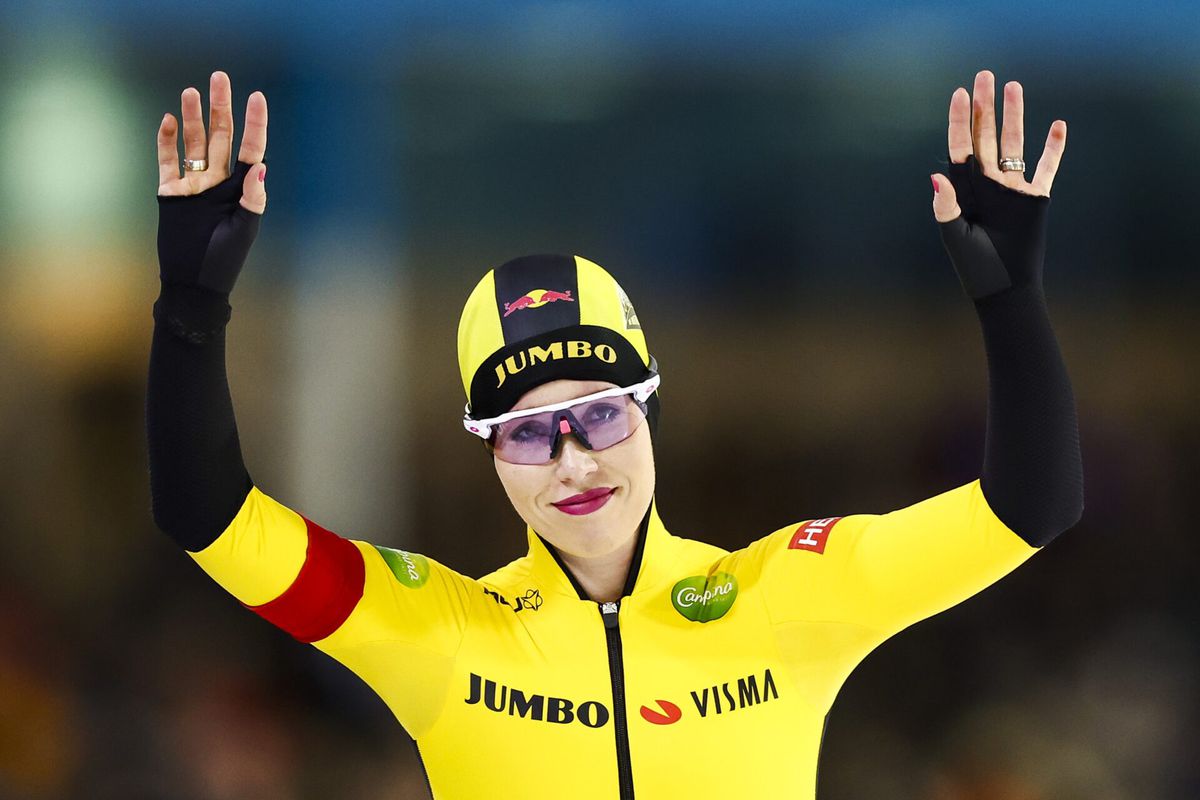 Antoinette Rijpma-de Jong verbreekt baanrecord op de 1.500 meter in Thialf