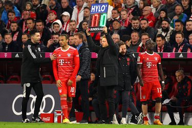 Senegal bibbert: Bayern-aanvaller Mané tegen Werder al vroeg geblesseerd naar de kant