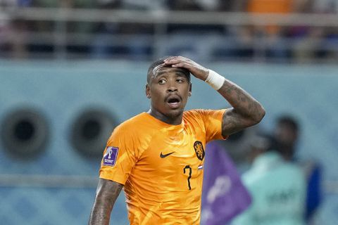 Opstellingen: Van Gaal vervangt Klaassen door Bergwijn, Argentinië kopieert Oranje