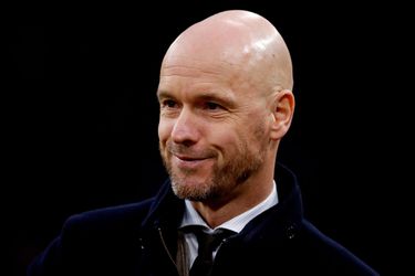 Erik ten Hag corrigeert 'slecht geïnformeerde' journalist: 'Wel eens van PSV gewonnen' (video)