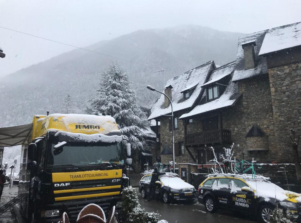 Etappe in de Ronde van Catalonië flink ingekort door sneeuw