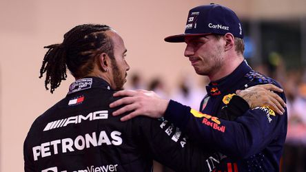 F1-raceleiding beslist: geen straf Verstappen voor vermeend inhalen tijdens safety car