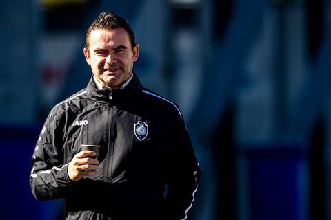 Marc Overmars na licht hartinfarct weer bij Antwerp gesignaleerd