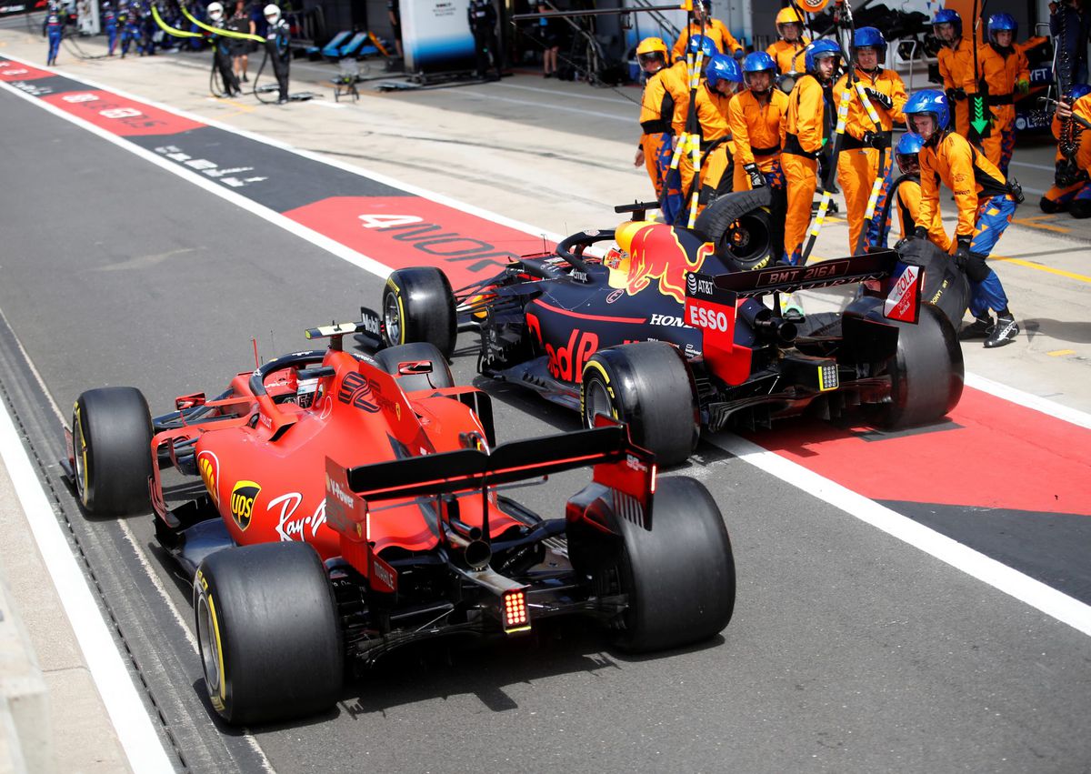 Verstappen somt rijtje toekomstige concurrenten op: 'Niet alleen Leclerc'