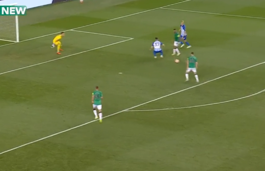 🎥 | Bart Verbruggen maakt gigantische blunder bij Brighton-debuut, maar redt toch