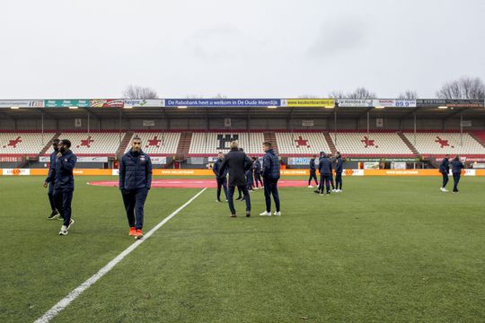 'FC Emmen gaat op natuurgras spelen als ze in de Eredivisie blijven'