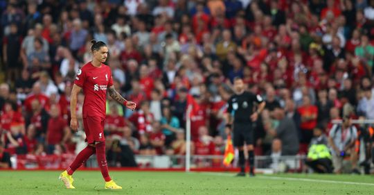 Darwin Núñez zegt sorry tegen Liverpool na domme rode kaart: 'Het zal niet meer gebeuren'
