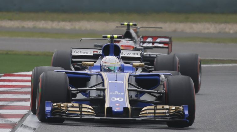 Oops he did it again... Giovinazzi crasht voor 2e keer in China (video)