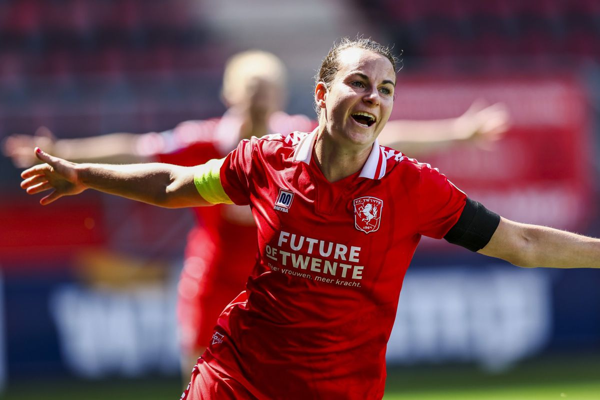 FC Twente-vrouwen (officieus) kampioen van Nederland, Ajax wint in de Kuip