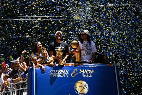 Golden State Warriors genieten van fan-parade in San Francisco