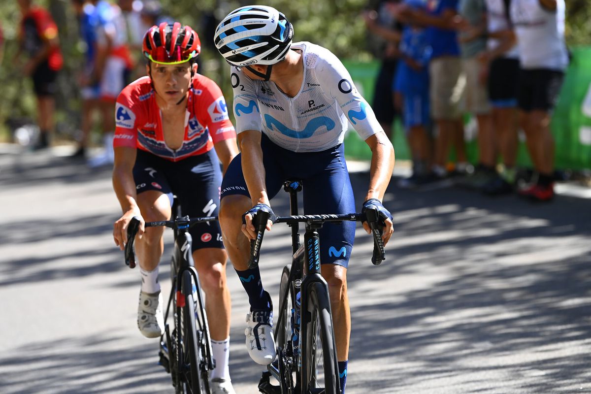 Remco Evenepoel heeft het gered! Belg start in Vuelta-slotrit in het rood
