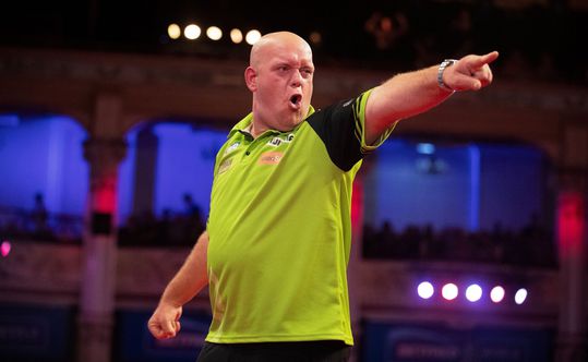 🎥 | Van Gerwen gooit alle hoop uit Haupai 'Hopes' Puha: staat in halve finale Queensland Darts Masters