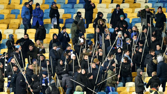 UEFA stelt onderzoek in naar rellen tussen Kiev en Besiktas