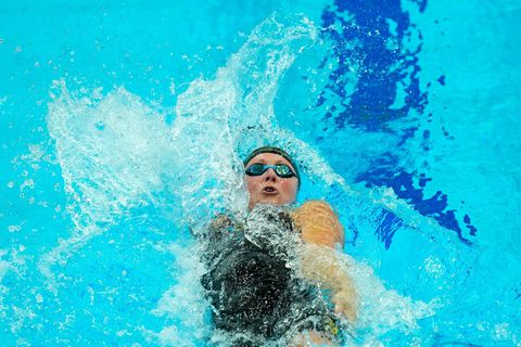 Kira Toussaint naar WK-finale 50 meter rugslag, Maaike de Waard redt het nét niet