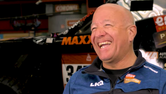 🎥 | Tim Coronel blikt terug op Dakar-crash: 'Ik zag een heel klein hobbeltje niet'