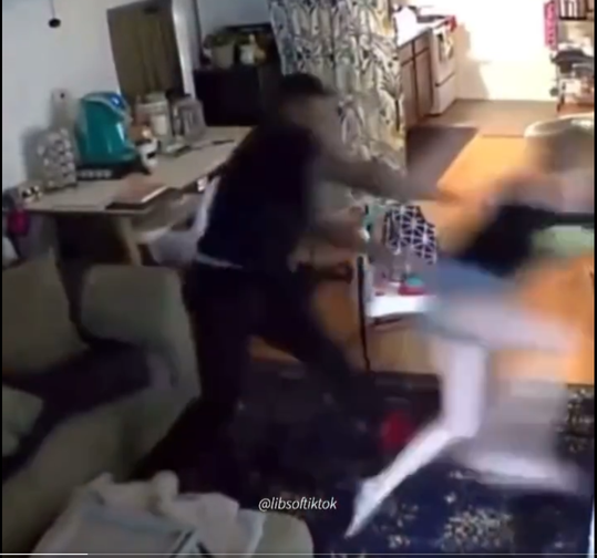 🎥 Shockerend! Voormalige NFL-speler Zac Stacy smijt zijn vriendin door de huiskamer