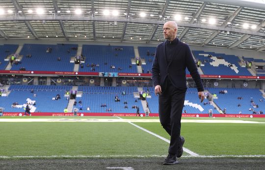 📸 | Erik ten Hag heeft fles wijn mee naar Brighton na 'gebrek aan respect'