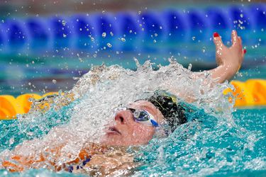 Kira Toussaint en Maaike de Waard bij WK zwemmen naar halve finales 100 meter rugslag