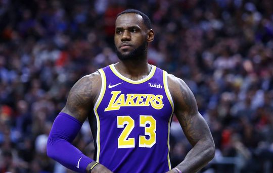 LeBron James dreigt de NBA play-offs voor het eerst in 14 jaar te missen