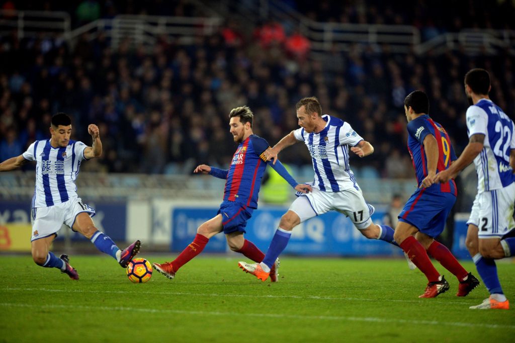 Messi scoort fraai, toch duur puntenverlies voor Barça (video)