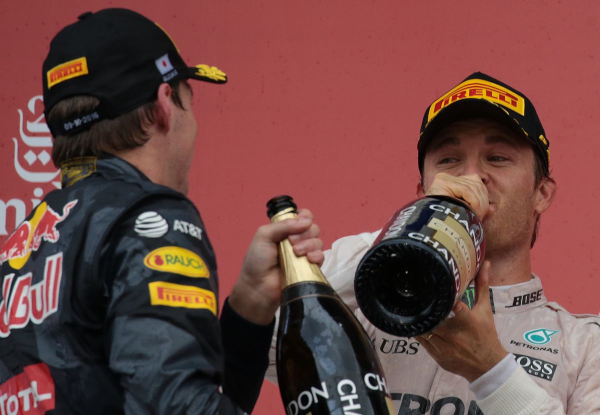 Mercedes dolt met Verstappen over sollicitatie op Twitter