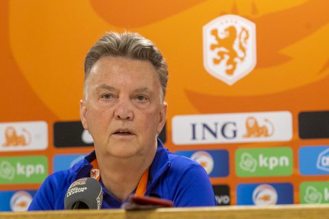 Louis van Gaal gelooft in mirakel: 'Nog nooit zo'n spelersgroep als deze gehad'