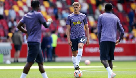 Basisdebuut voor Mark Flekken en Micky van de Ven bij Brentford - Tottenham Hotspur