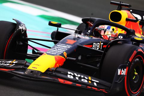 VT3: Verstappen verpulvert de rest, motorproblemen voor De Vries