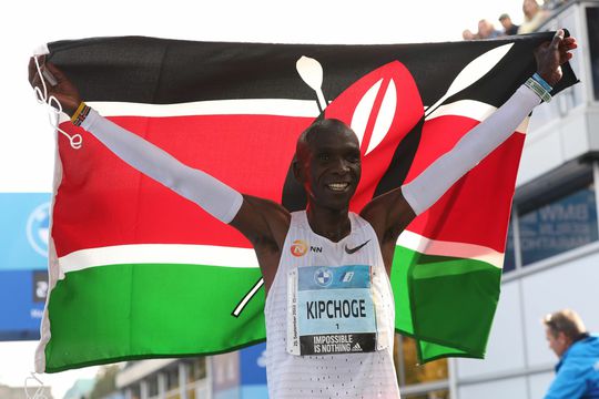 Kipchoge is nog niet tevreden na wereldrecord: 'Mijn benen kunnen nog sneller'