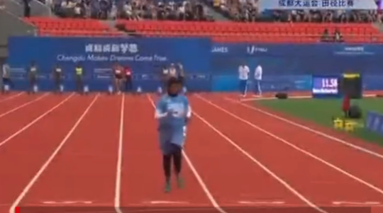 🎥😂 | Somalische 'atlete' gaat viraal na bizar trage 100 meter sprint, excuses van minister