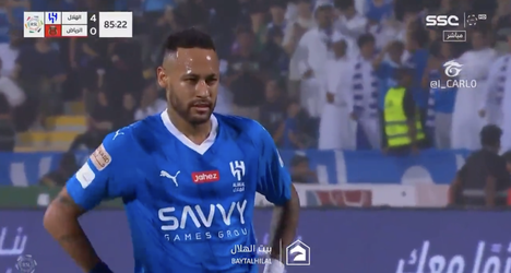 🎥 | Dan heb je ballen: Salem Al-Dawsari pakt penalty af van Neymar