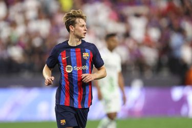 Spelersvakbond vindt dat Frenkie de Jong gechanteerd wordt door FC Barcelona