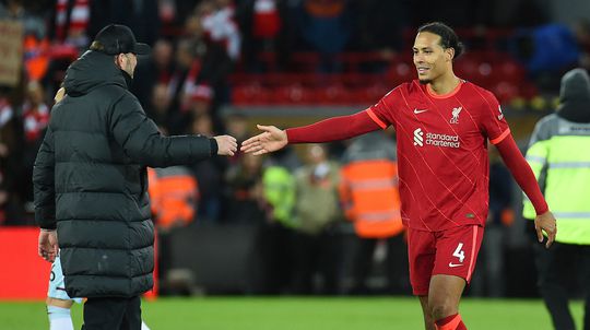 Virgil van Dijk grijpt record: Nederlander is nu meeste thuiswedstrijden op rij ongeslagen