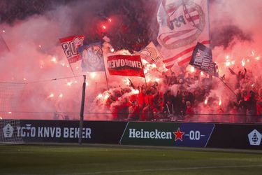 📸 | Balen! Spandoek PSV-supporters scheurt vlak voor bekerfinale doormidden