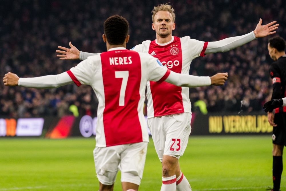 Ajax knoeit niet tegen Excelsior en loopt in op PSV