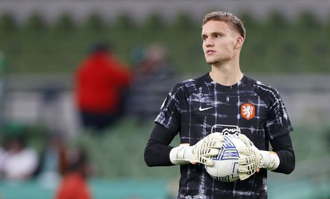 Goed met de voeten! Bart Verbruggen beste passer onder de Premier League-keepers
